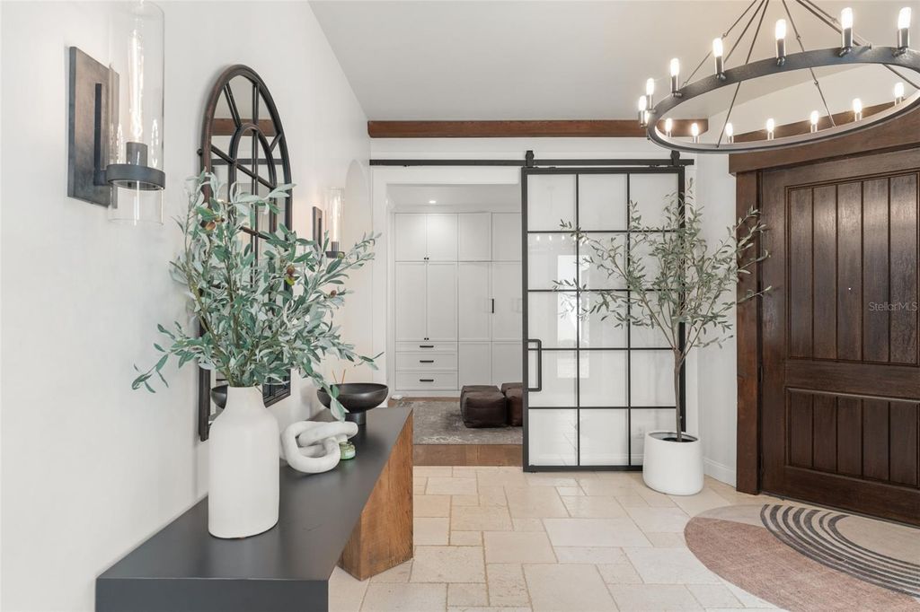 Image 5 of property listing at 10339 HART BRANCH CIRCLE, Orlando, FL 32832