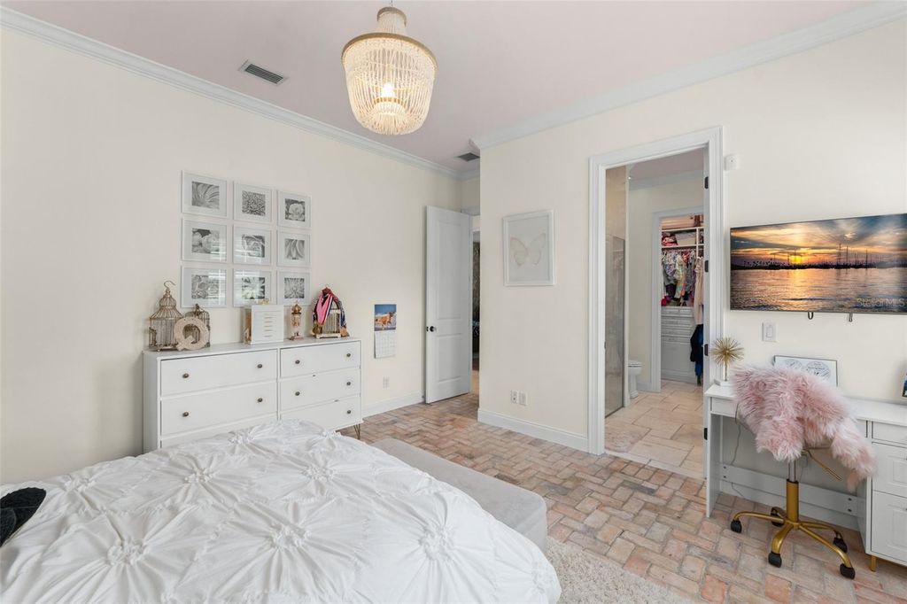 Image 44 of property listing at 10339 HART BRANCH CIRCLE, Orlando, FL 32832