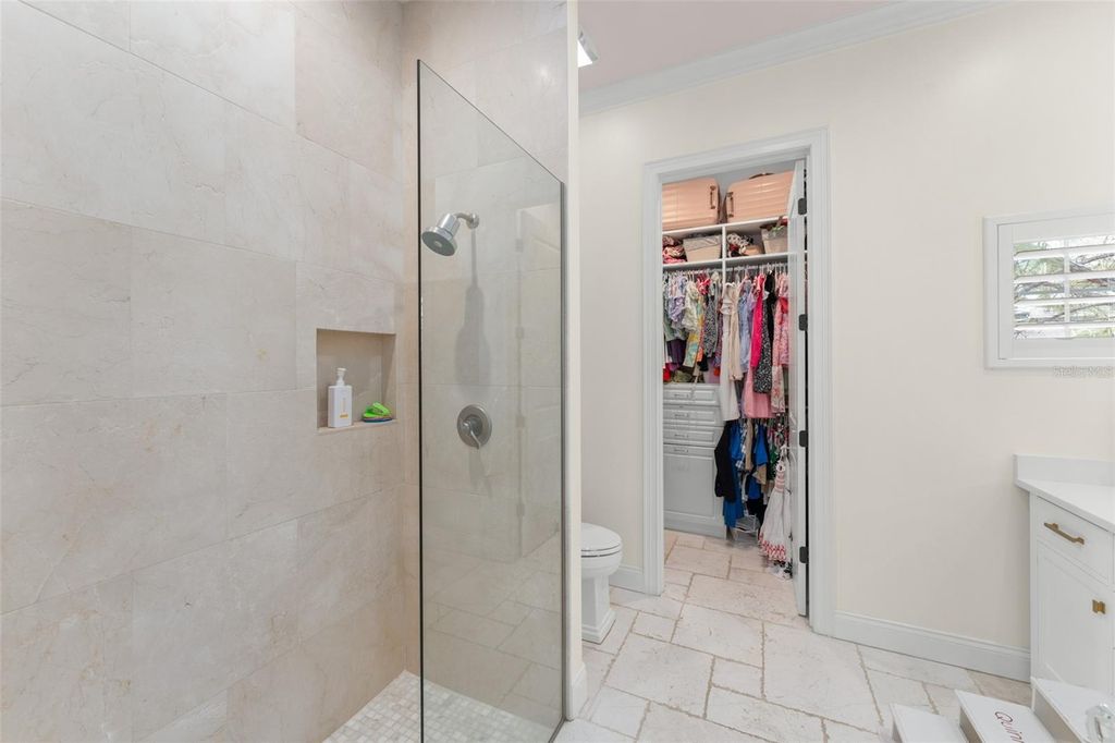 Image 46 of property listing at 10339 HART BRANCH CIRCLE, Orlando, FL 32832