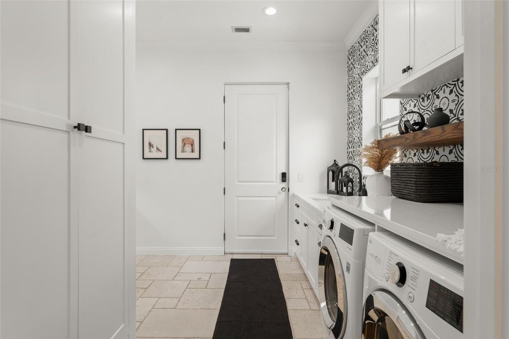 Image 56 of property listing at 10339 HART BRANCH CIRCLE, Orlando, FL 32832