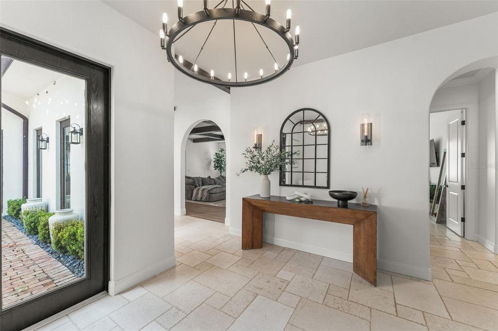 Image 7 of property listing at 10339 HART BRANCH CIRCLE, Orlando, FL 32832