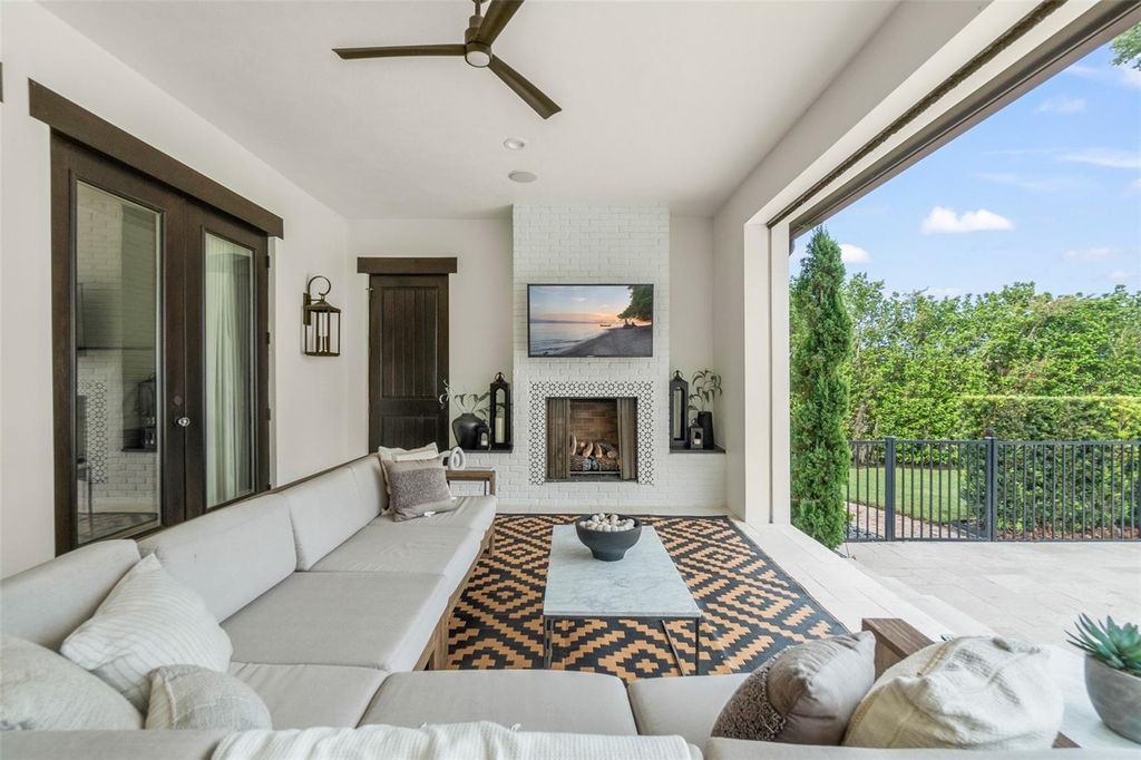 Image 64 of property listing at 10339 HART BRANCH CIRCLE, Orlando, FL 32832