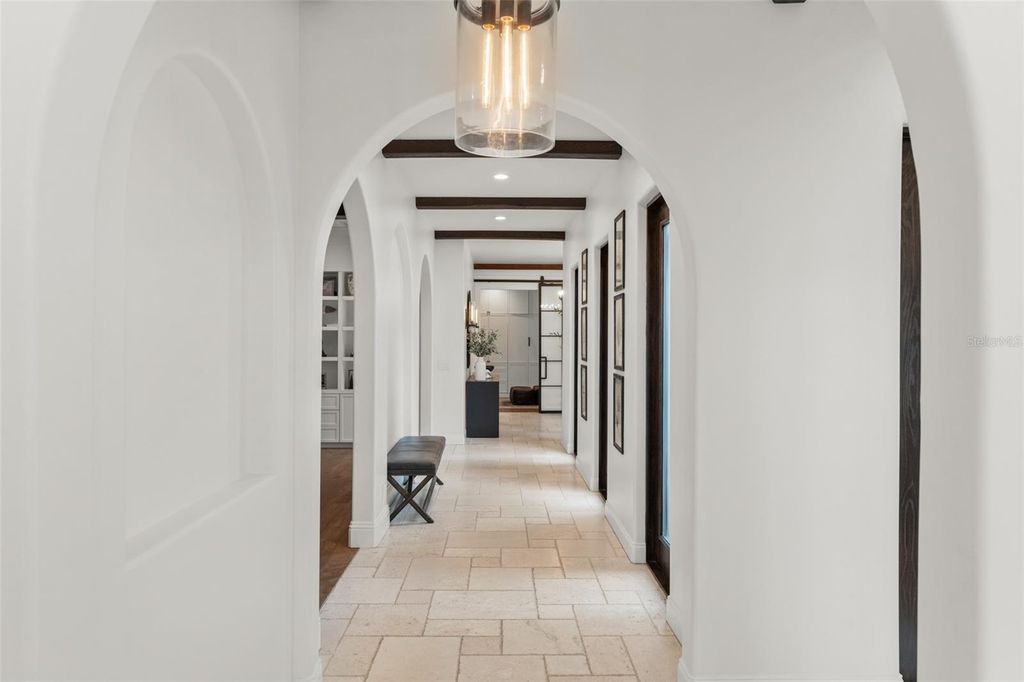 Image 8 of property listing at 10339 HART BRANCH CIRCLE, Orlando, FL 32832