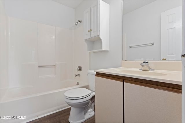 100 Creekview Drive, Jacksonville, NC 28540
