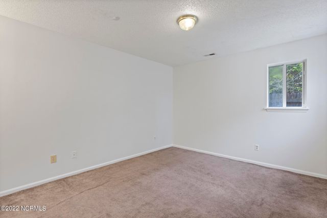 100 Creekview Drive, Jacksonville, NC 28540