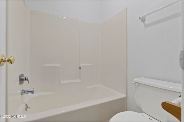100 Creekview Drive, Jacksonville, NC 28540