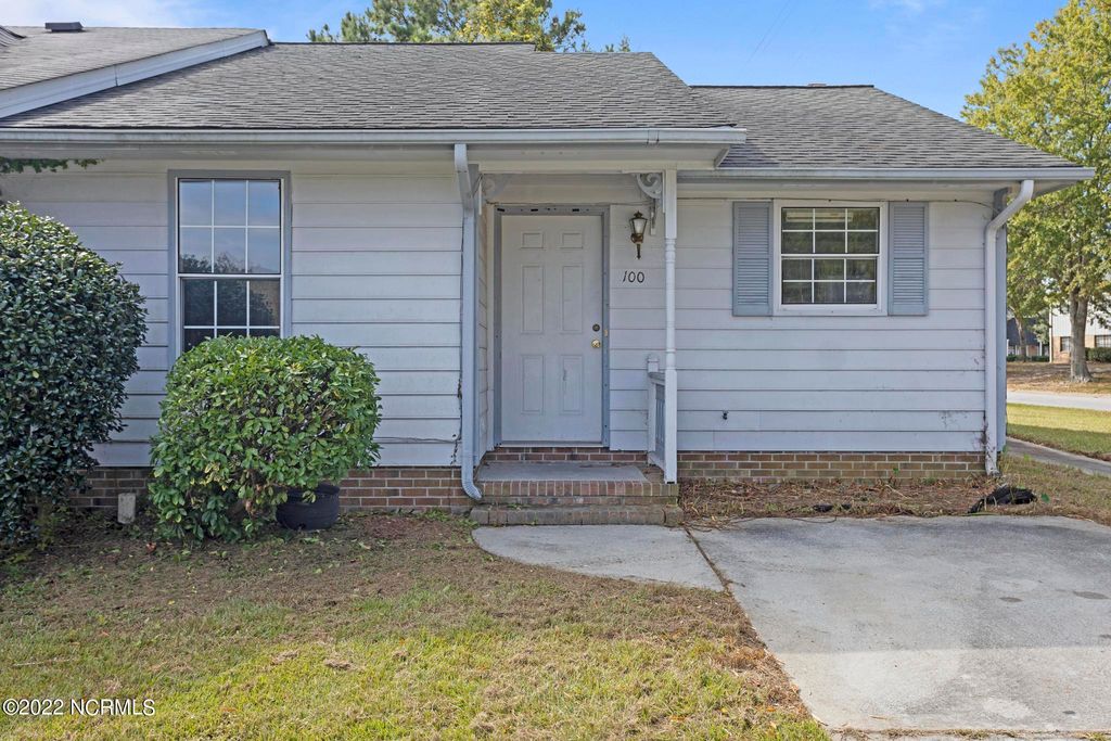 100 Creekview Drive, Jacksonville, NC 28540
