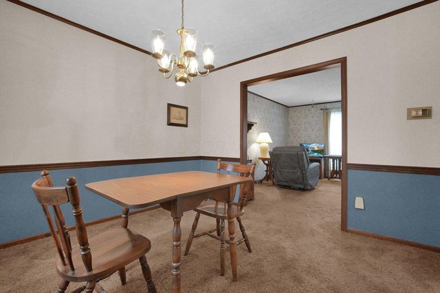 7010 Rockwoods Place, Worthington, OH 43085