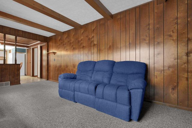 7010 Rockwoods Place, Worthington, OH 43085