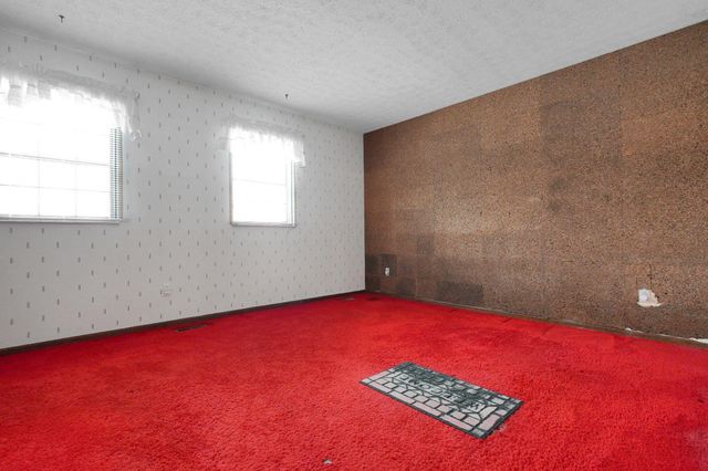 7010 Rockwoods Place, Worthington, OH 43085