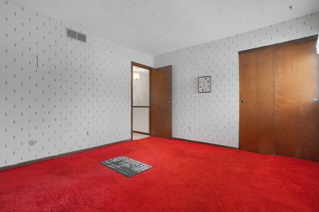 7010 Rockwoods Place, Worthington, OH 43085