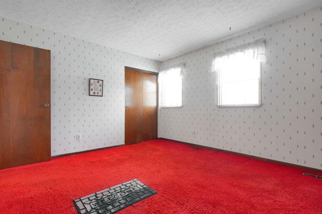 7010 Rockwoods Place, Worthington, OH 43085