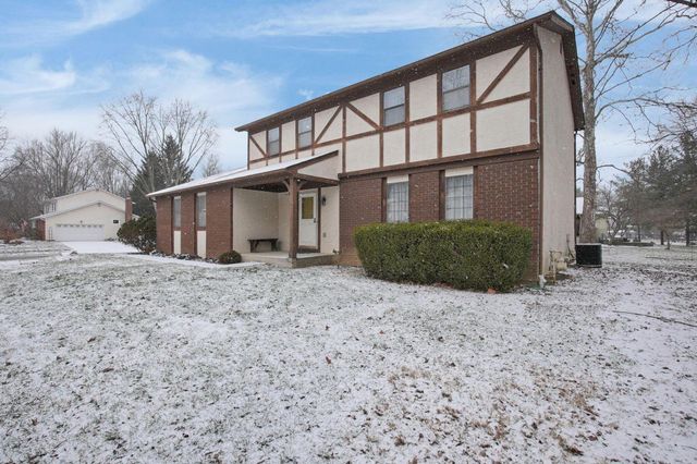 7010 Rockwoods Place, Worthington, OH 43085