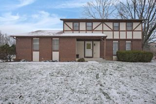 7010 Rockwoods Place, Worthington, OH 43085