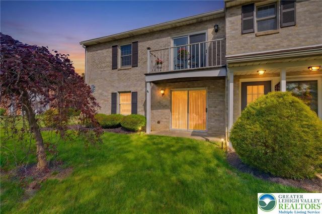 2689 Rolling Green Drive, Lower Macungie Twp, PA 18062