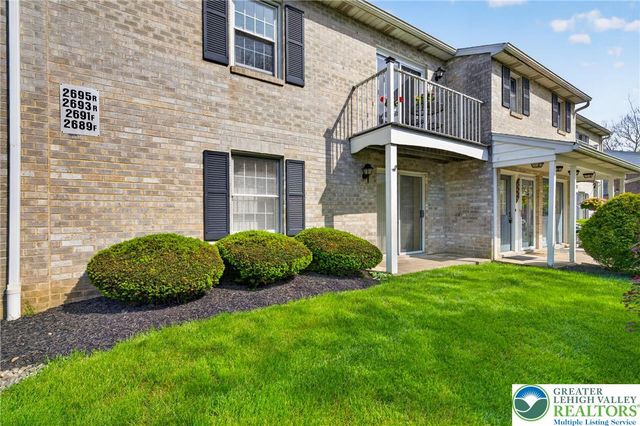 2689 Rolling Green Drive, Lower Macungie Twp, PA 18062