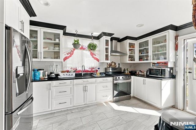 18 Newell Place, North Arlington, NJ 07031