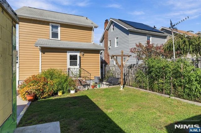 18 Newell Place, North Arlington, NJ 07031