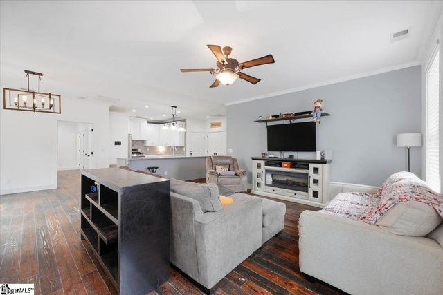 1601 E Saluda Lake Road, Greenville, SC 29611