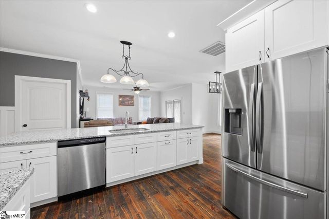 1601 E Saluda Lake Road, Greenville, SC 29611