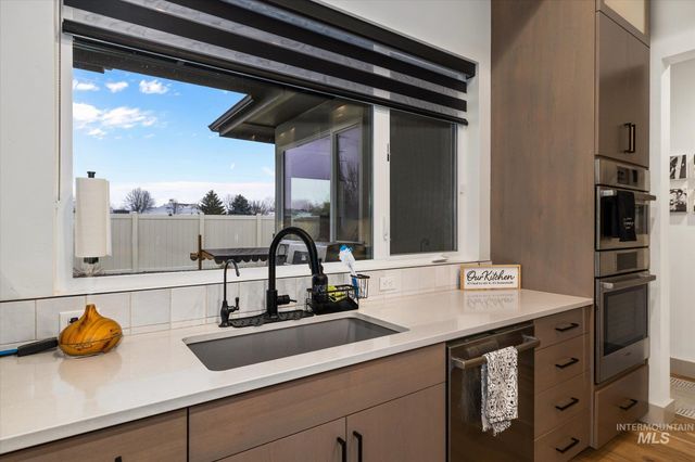 2250 Steichen Way, Meridian, ID 83642