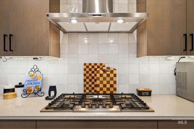 2250 Steichen Way, Meridian, ID 83642