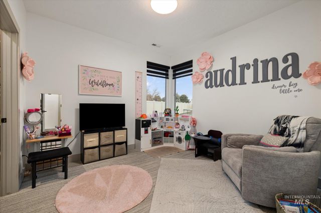 2250 Steichen Way, Meridian, ID 83642