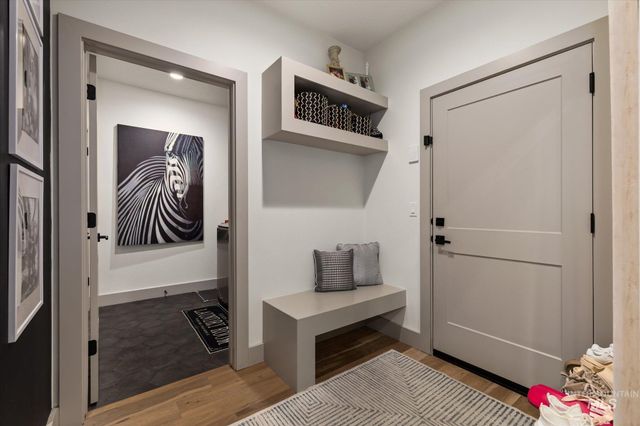 2250 Steichen Way, Meridian, ID 83642