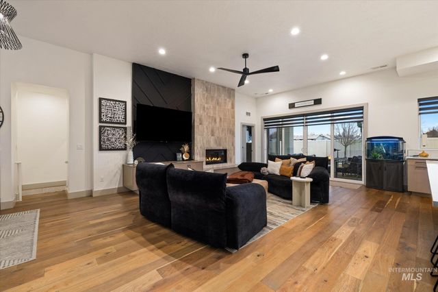 2250 Steichen Way, Meridian, ID 83642