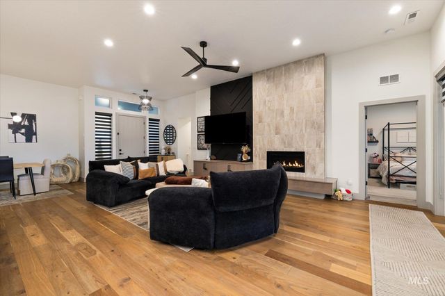 2250 Steichen Way, Meridian, ID 83642