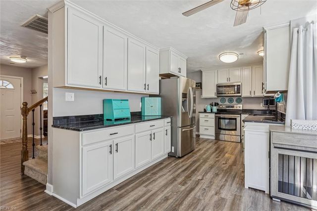 113 Vivian CT, Yorktown, VA 23690