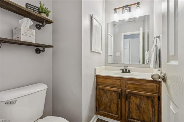 113 Vivian CT, Yorktown, VA 23690