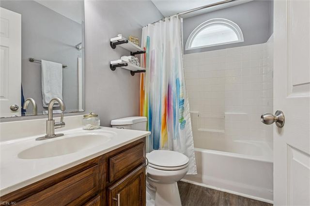 113 Vivian CT, Yorktown, VA 23690