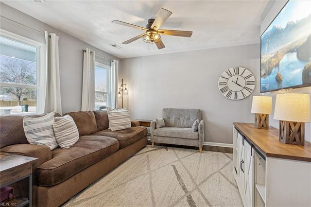 113 Vivian CT, Yorktown, VA 23690