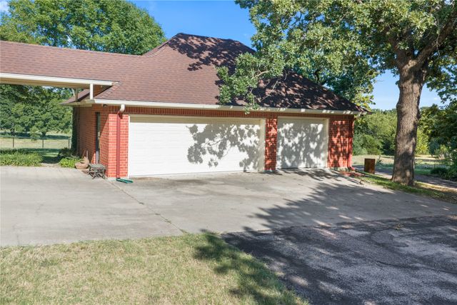 200 County Road 2130, Gainesville, TX 76240