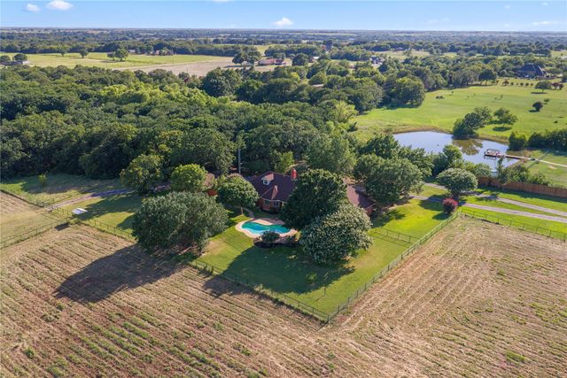 200 County Road 2130, Gainesville, TX 76240