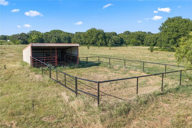 200 County Road 2130, Gainesville, TX 76240