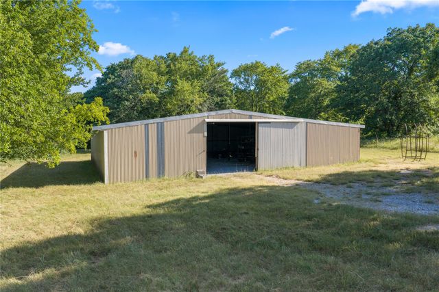 200 County Road 2130, Gainesville, TX 76240