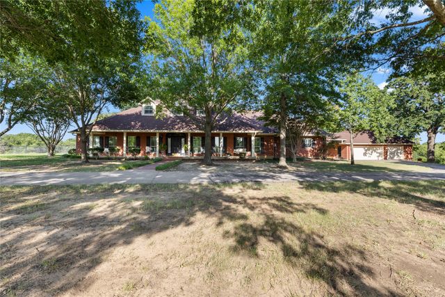 200 County Road 2130, Gainesville, TX 76240