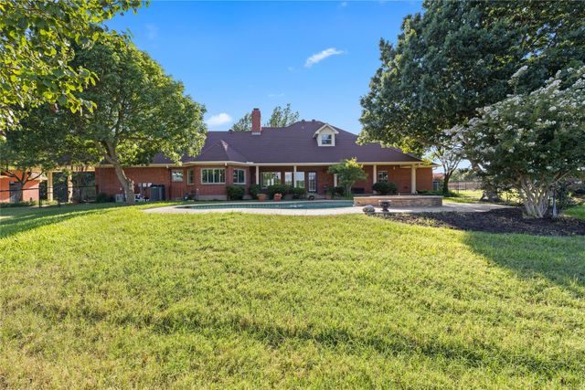200 County Road 2130, Gainesville, TX 76240