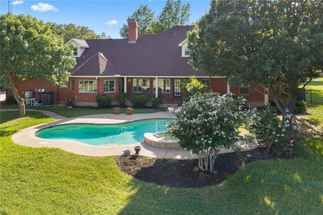 200 County Road 2130, Gainesville, TX 76240