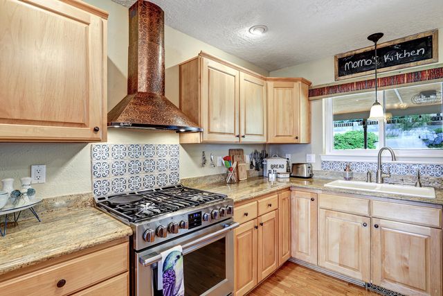 528 Turner Drive NE, Albuquerque, NM 87123