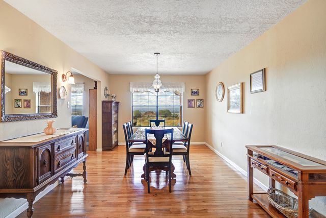 528 Turner Drive NE, Albuquerque, NM 87123