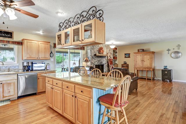 528 Turner Drive NE, Albuquerque, NM 87123