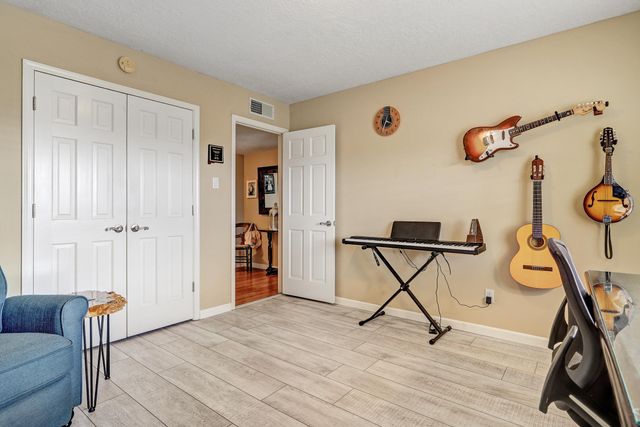 528 Turner Drive NE, Albuquerque, NM 87123