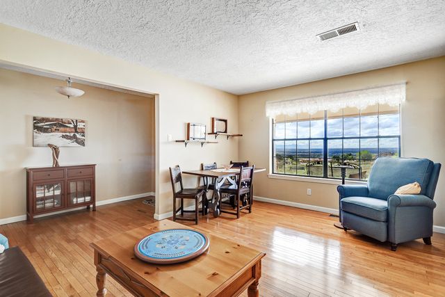528 Turner Drive NE, Albuquerque, NM 87123