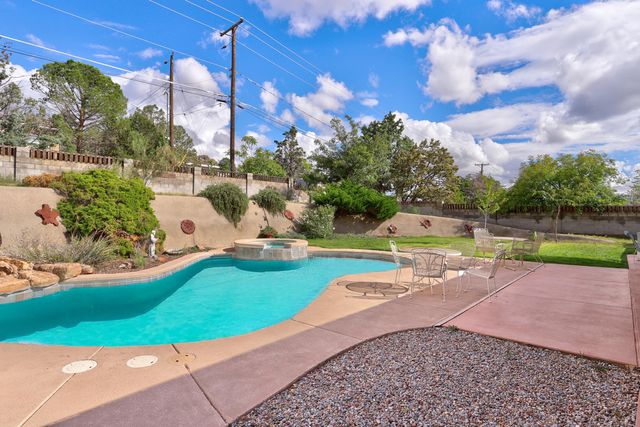 528 Turner Drive NE, Albuquerque, NM 87123