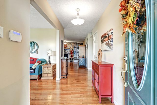 528 Turner Drive NE, Albuquerque, NM 87123