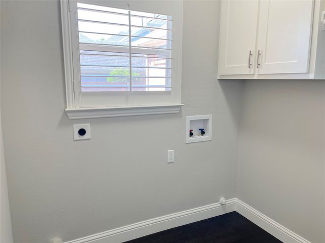 5908 Sandhill Circle, The Colony, TX 75056