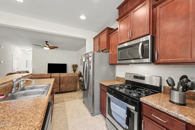 324 E Porthaven Way, Clayton, NC 27527